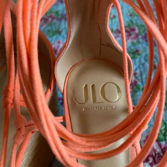 Jennifer Lopez strappy coral wedges - Picture 8 of 9